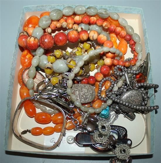 Beads & costume jewellery